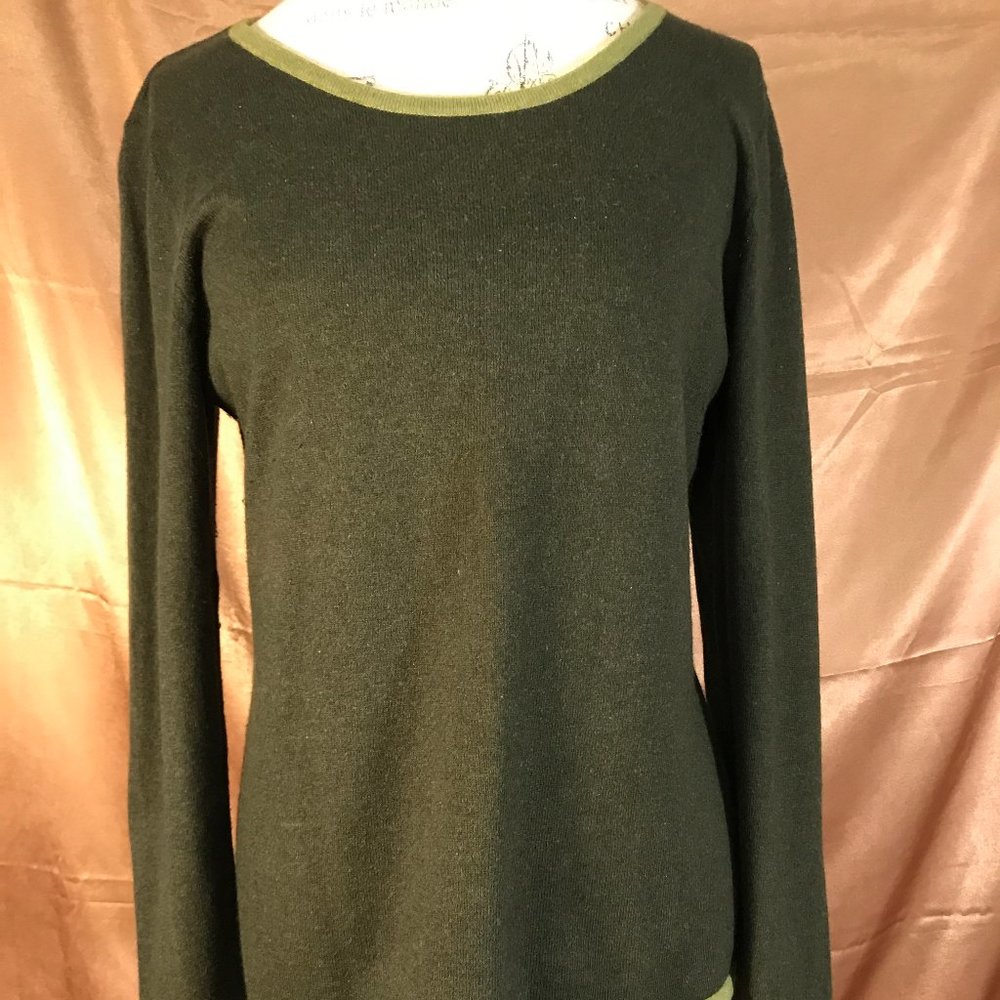 Beautiful cotton/angora blend sweater from Royal Robbins. Sz L